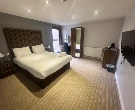 Twin Room in-room facilities at Sporting Lodge Inns Middlesbrough
